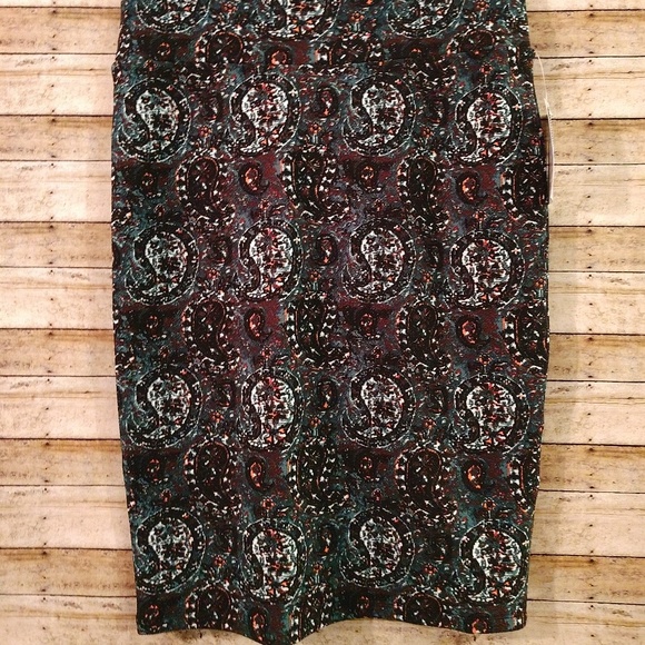 2/$10 LuLaRoe Cassie Stretchy Midi Skirt Small - Picture 3 of 5